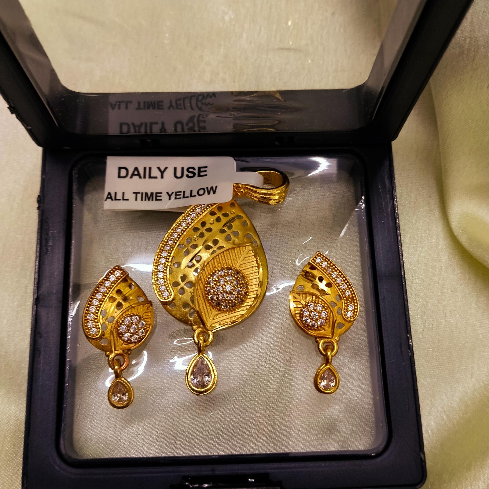 Premium Golden Pendant & Earing Set 2