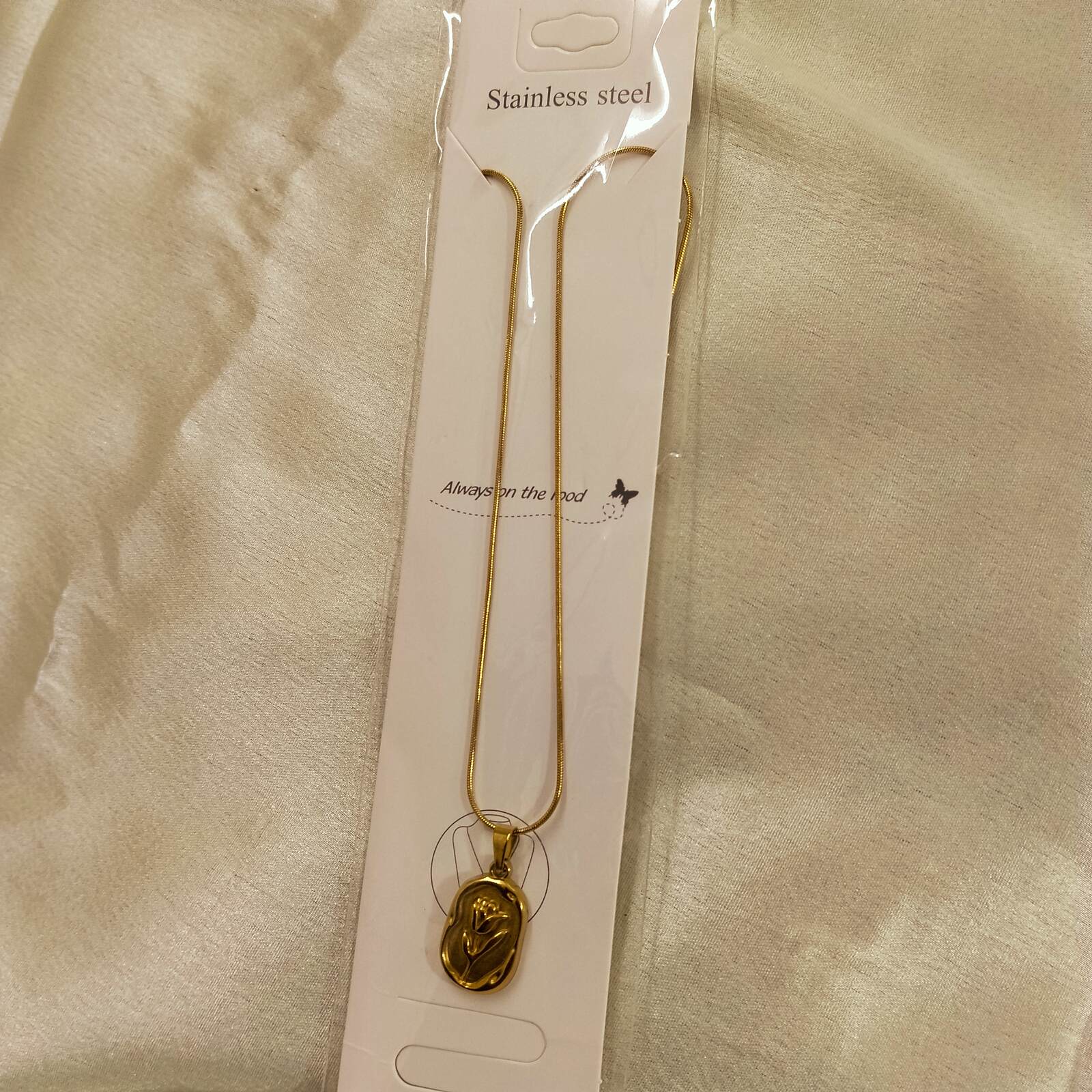 Premium Golden Chain With Golden Rose