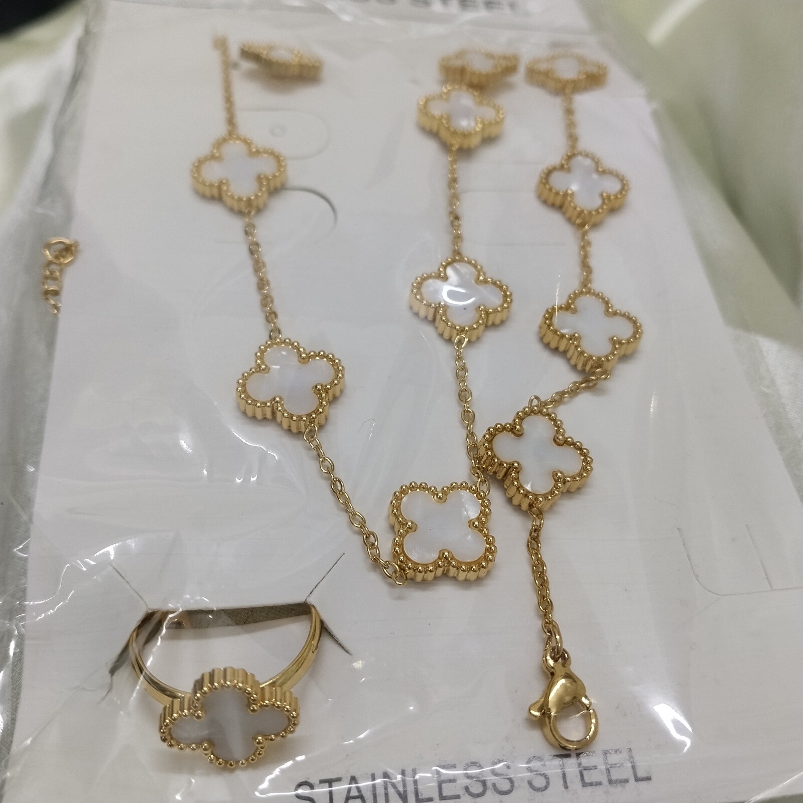 Meenakaari White Golden Set With Ring